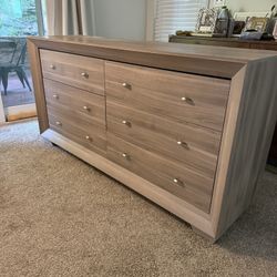 Dresser -6 Drawer Dresser 