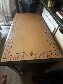 Small bureau/chest of drawers