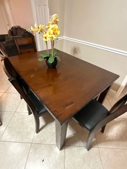 Dinning room table