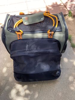 Pet carrier