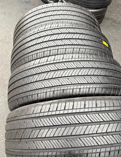255/55/20 Michelin 📍📍 Vendo un set de llantas con 80% de vida las 4 📍🌟