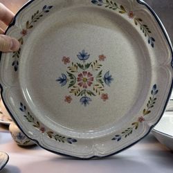 Vintage International China,Heritage, The American Patchwork Collection. See Description.  (7) 10.5” Dinner plates. $19.Each.  $133. (6) 7.5” bread pl