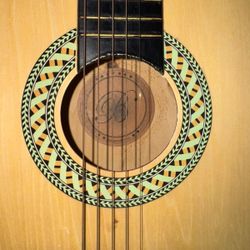 Classical Acoustic Guitar – Natural Top / Red Back & Sides