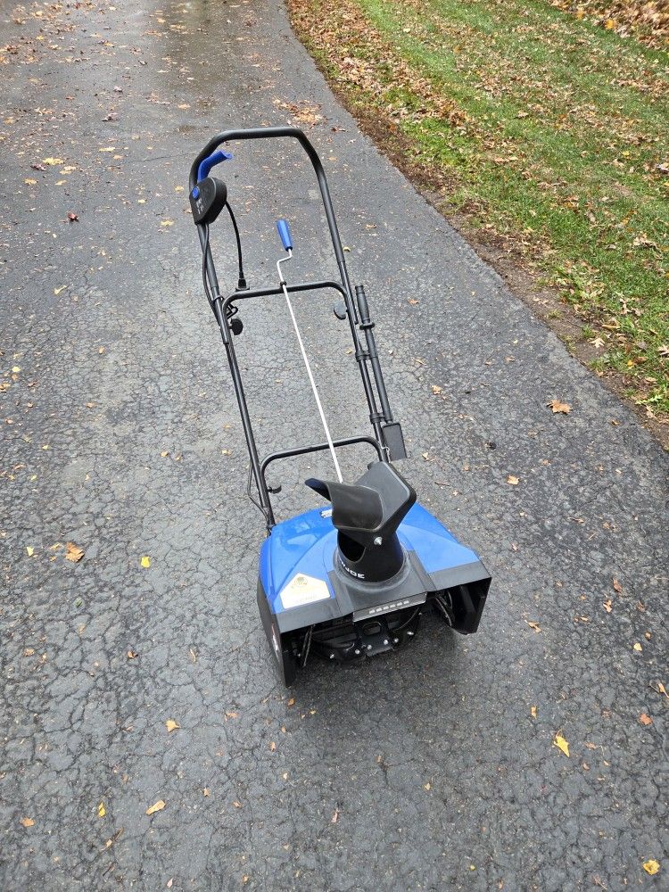 SnoJoe Electric Snowblower  NEW 