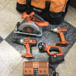 RIDGID 18V CORDLESS COMBO KIT 4 TOOL SET WITH BATTERY CHARGER BAG