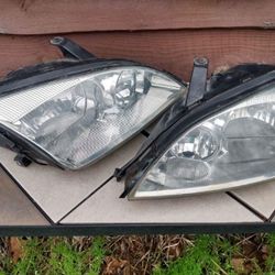 Ford Focus Headlights 