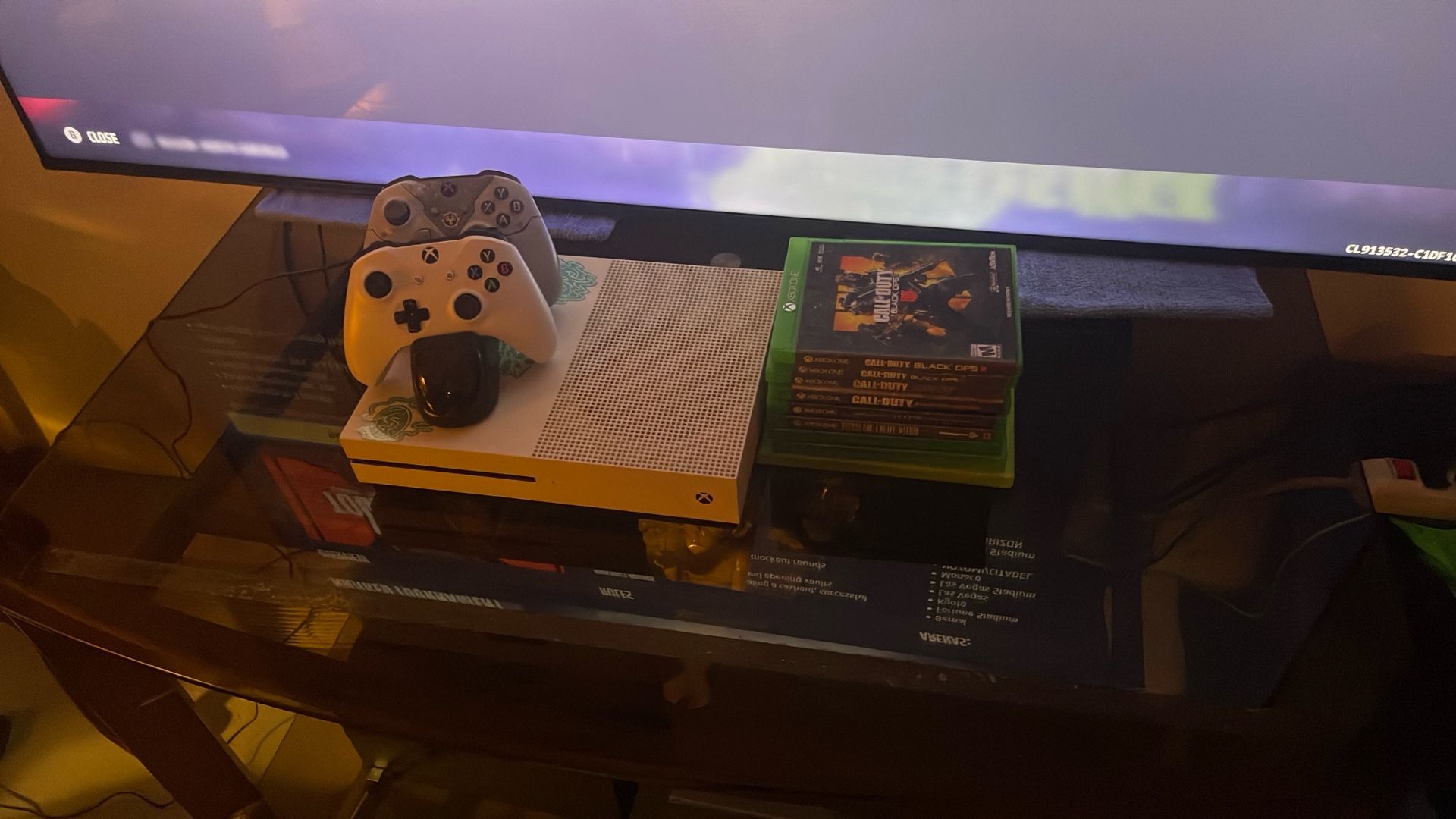 Xbox One S2 Controllers Charging Station & 9 Games