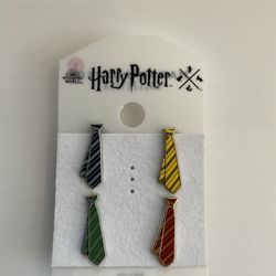 NEW Wizarding World Warner Bros Harry Potter Studio Tour London / Set Of 4 Ties Pins