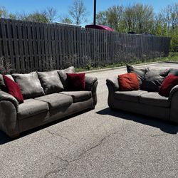 Beautiful Gray Couch! and Loveseat 🚚 ***Free Delivery***  