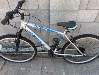 Bikes / The tires are flat.