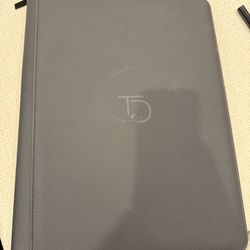 Top deck 16 Slot Binder Like New 