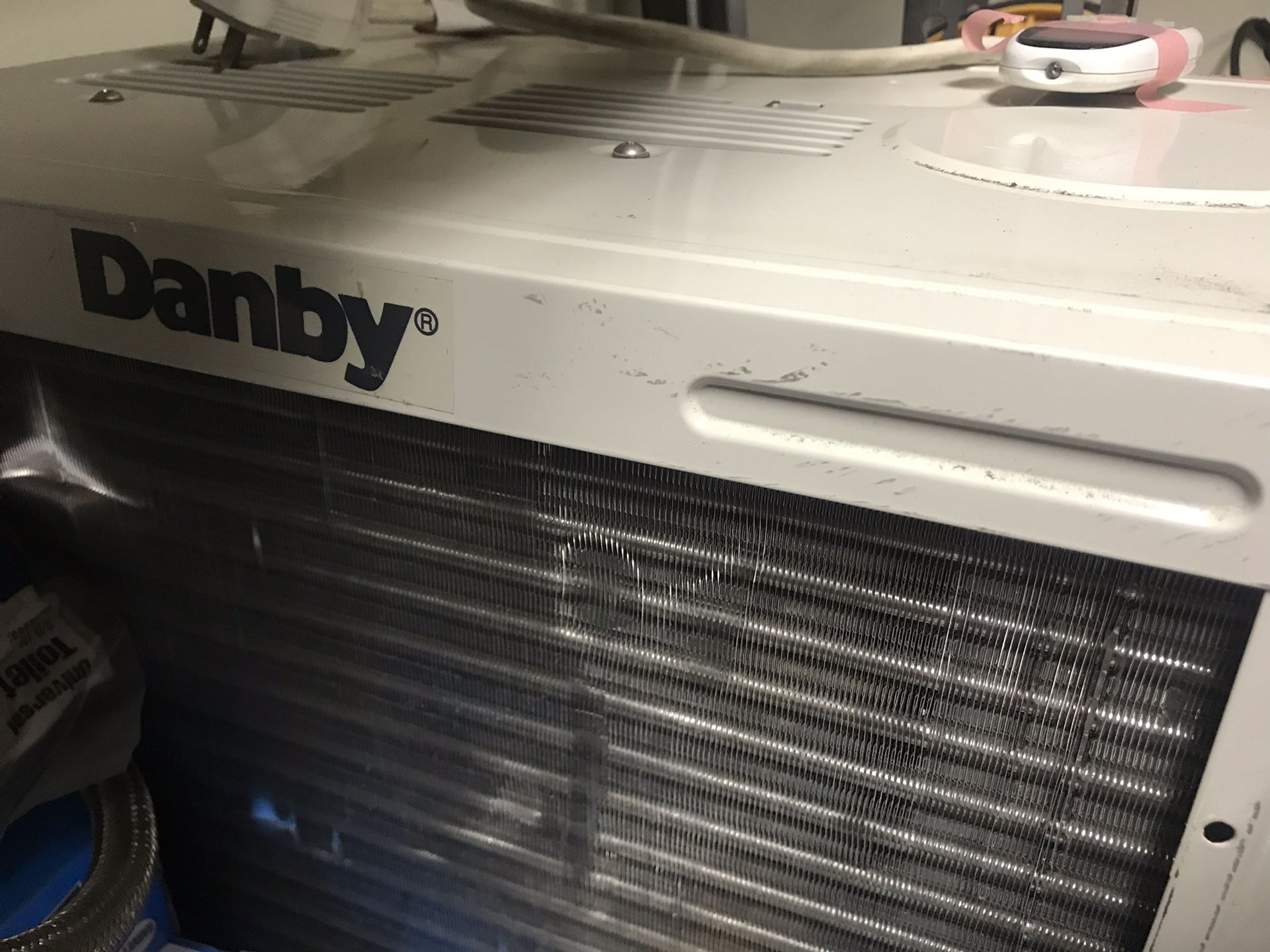 Danby Window AC Unit with remote