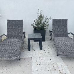 Outdoor Patio Chaise Loungers