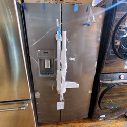 Ge  Prof Refrigerator  36"w New Open Box