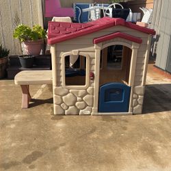 Little Tikes girls Playhouse