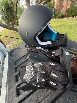 Youth Large Motorsport Helmet , Goggles , Gloves