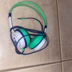 Headphones 