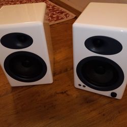 Audioengine A5+ Powered Bookshelf Studio Monitor Speakers