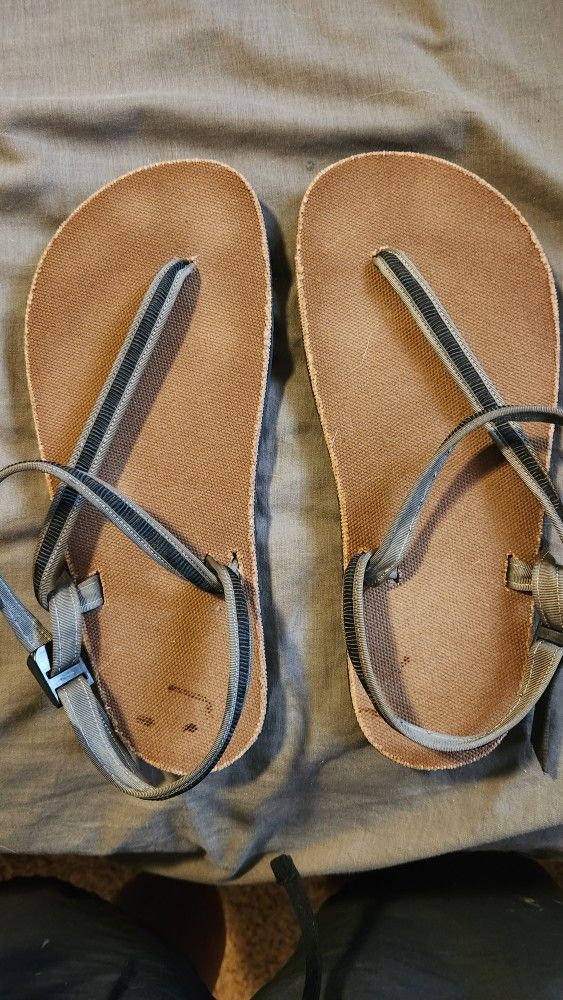 Earth runner Sandals Men's 11.5