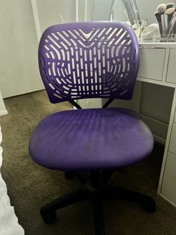 purple vanity/office chair