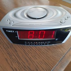 TIMEX Alarm Clock with AM/FM Radio REDUCED.