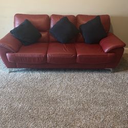 Red Leather Couch In Good Condition 