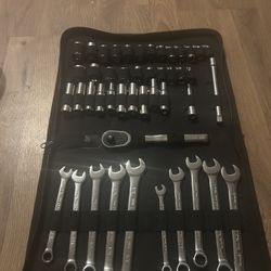Full Craftsman Wrench Set 