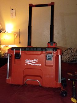 Milwaukee packout tool box