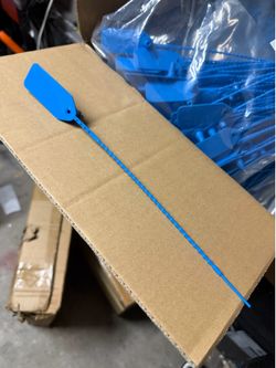 5100 pcs Giantlok HL-310 large 12.2” Blue Plastic Security Seals with blank tags Make me an offer