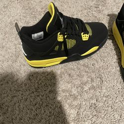 Black thunder Jordan 4