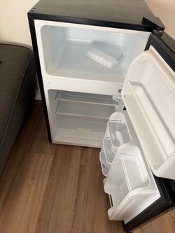 Mini fridge