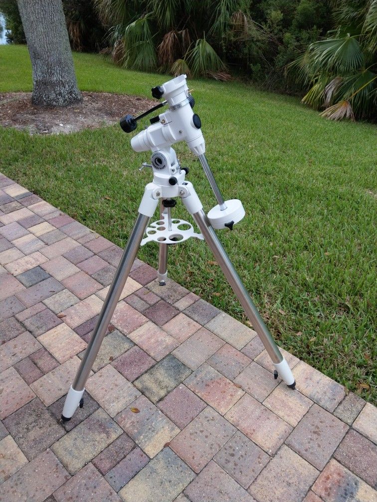 Celestron CG-4 Tripod with Box, pro Equatorial Heavy Duty , Telescope Not Included