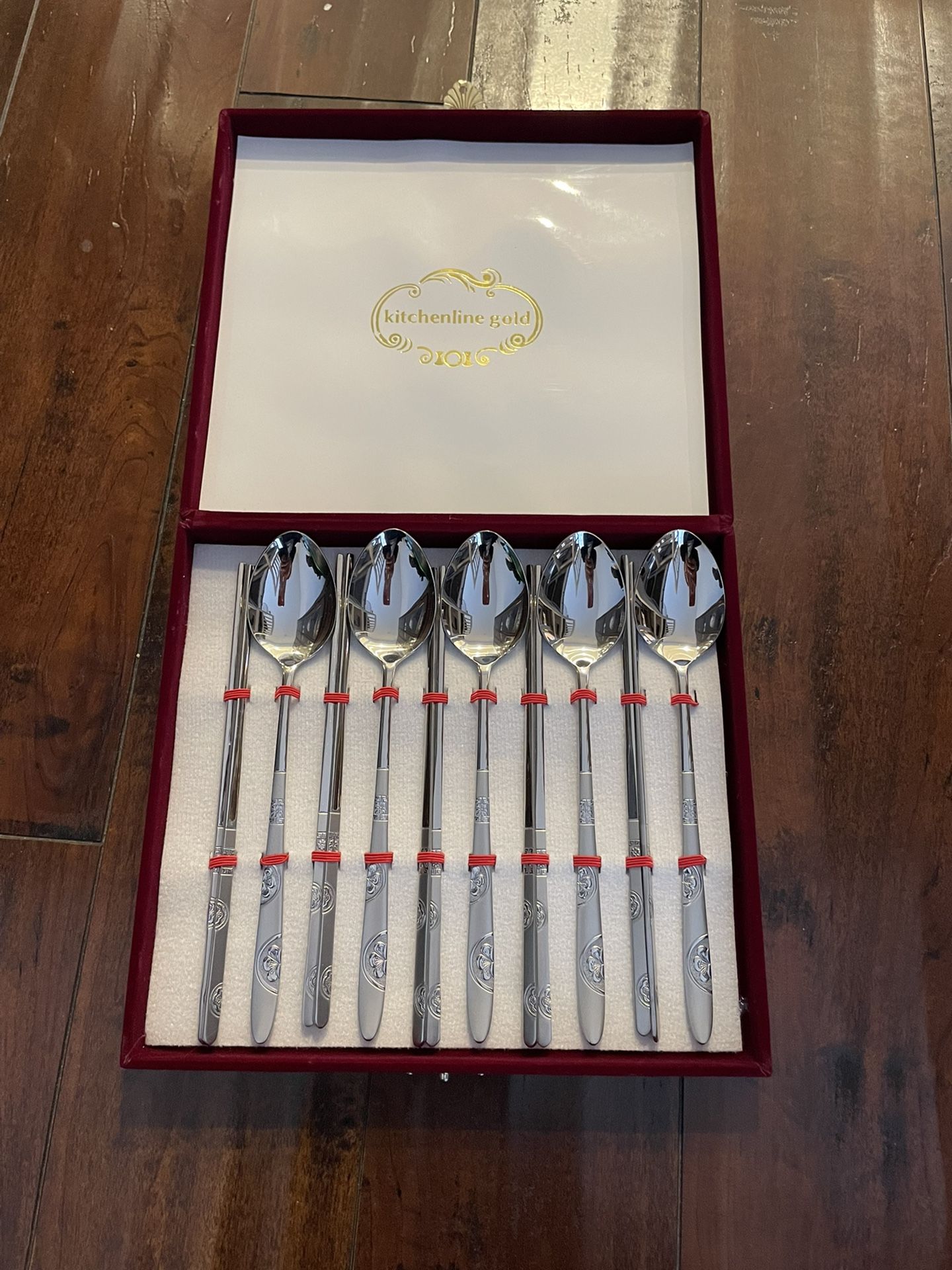 Spoon and Chopsticks Set Of 5 (new)