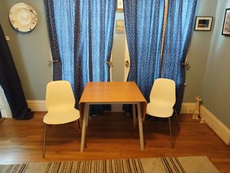 Kitchen Table w/ 2 chairs