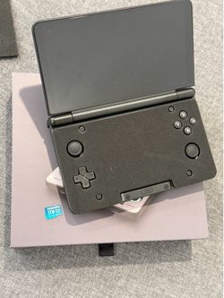 Ayn Thor Handheld Base 8gb RAM, 128gb Internal Storage With 1TB Micro Sd