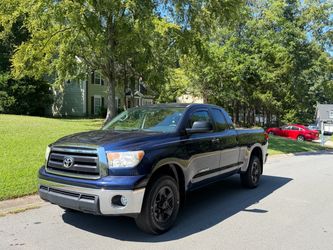 Toyota tundra 5.7i v8 2011