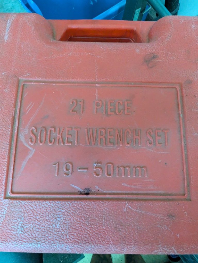 21 Piece Socket Wrench Set