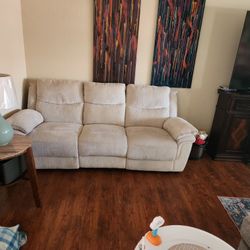 Reclining Couch Excellent Condition 