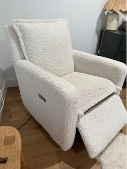 Oilo sheep skin nursery chair