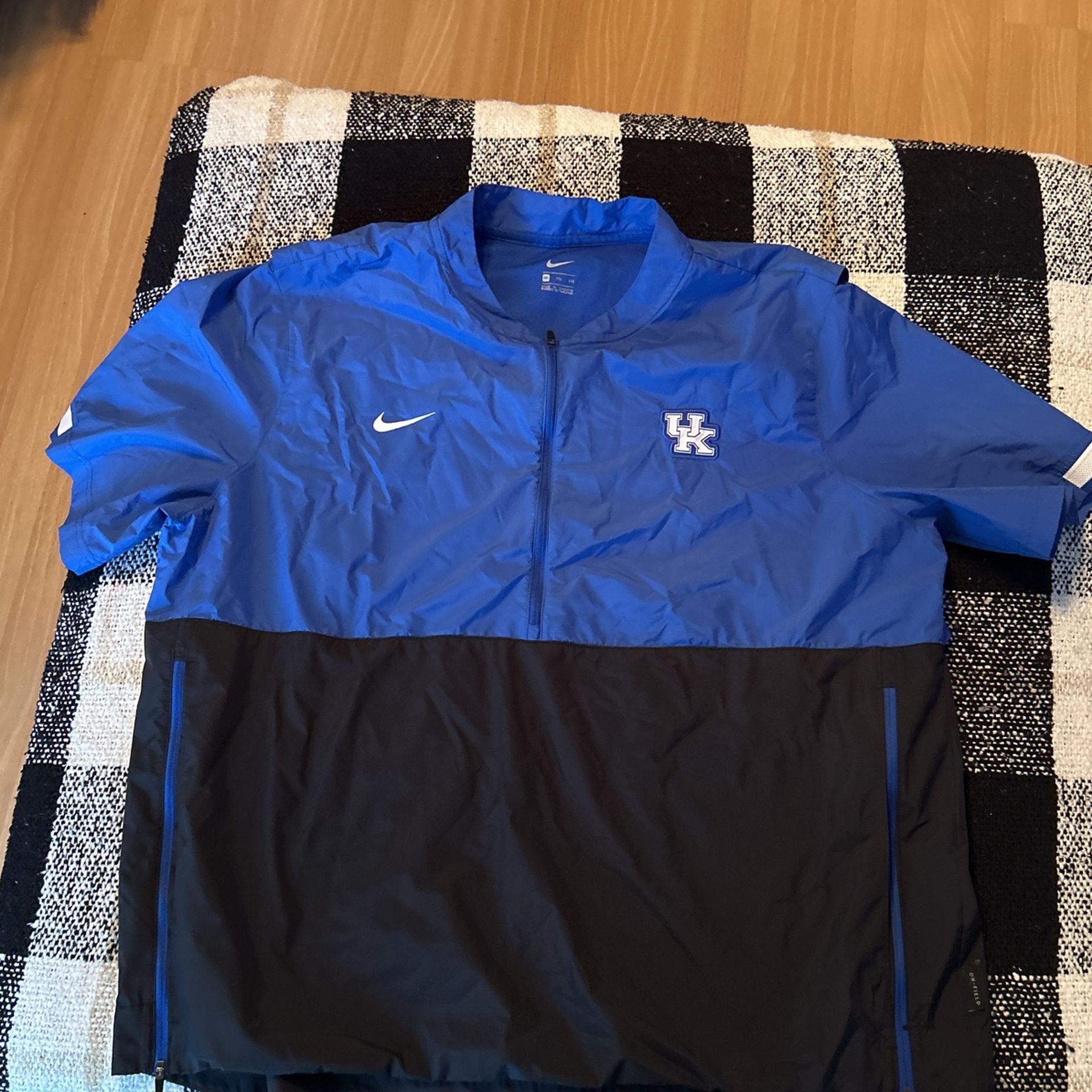 University of Kentucky lightweight short sleeve double XL windbreaker