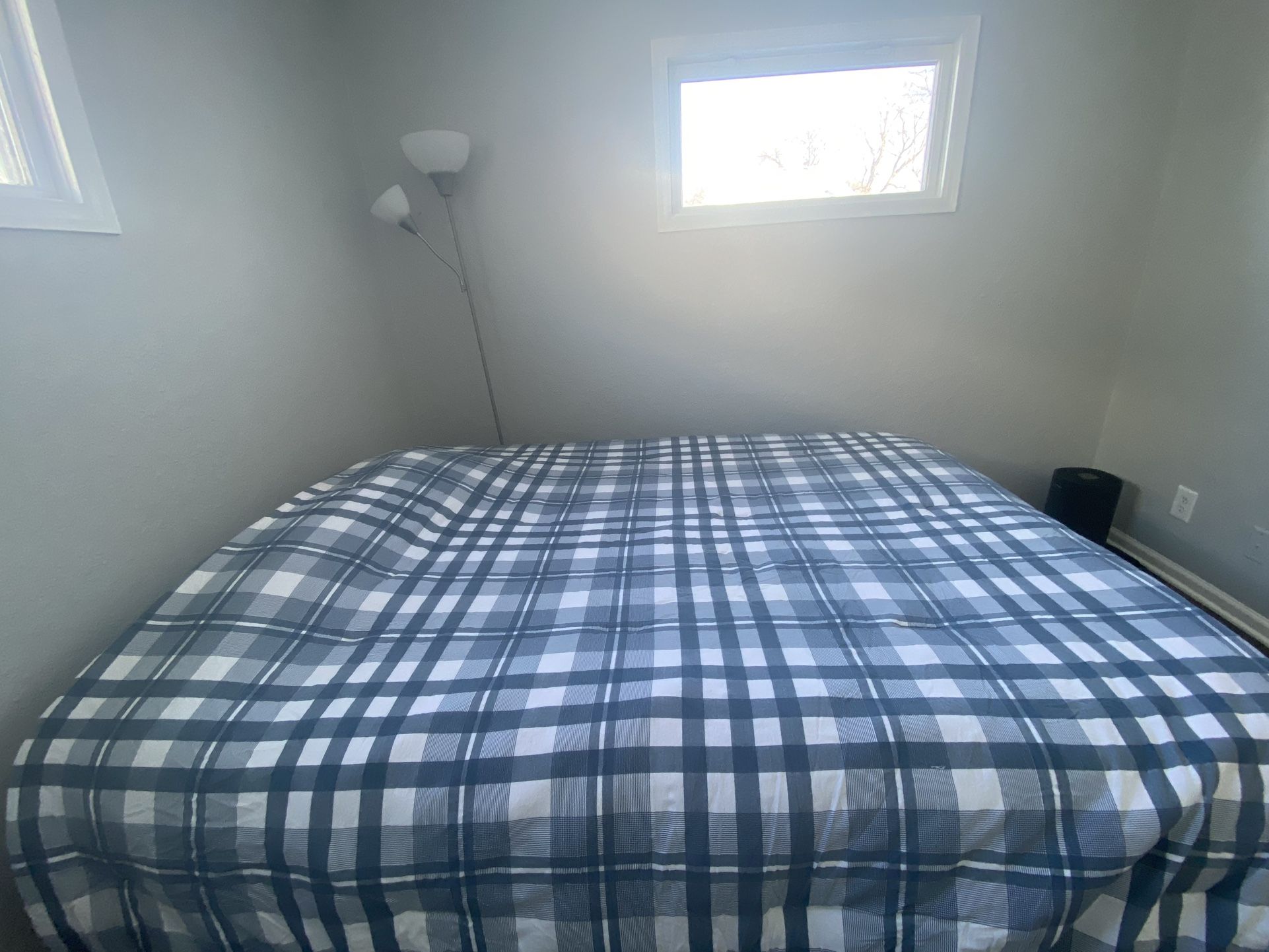 Tommy Hilfiger Queen Comforter
