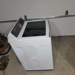 4.7 cu. ft. Large Capacity Smart Top Load Washer in White with Impeller and Active WaterJet