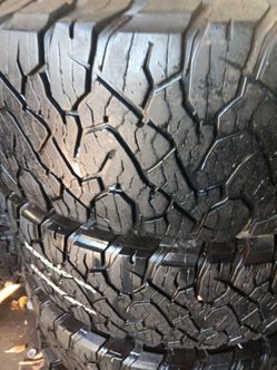 Used set of tires 275 70 18 lt