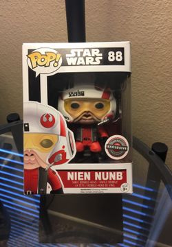 Funko Pop Nien Nunb w/ helmet (GameStop exclusive)