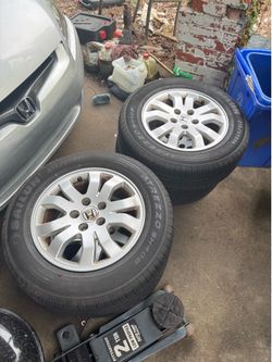 215/65/16 Honda CR-V wheels and tires