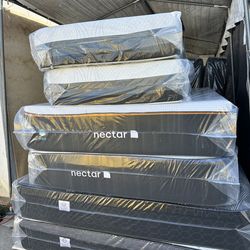 Twin size memory foam mattress 10”    New mattress in a plastic sealed.    Same day delivery ☎️📱🔥(213)713-74-89.   Call or Tex