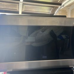 Under mount microwave 