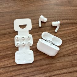 Used AirPods Pro 2nd Gen USB-C