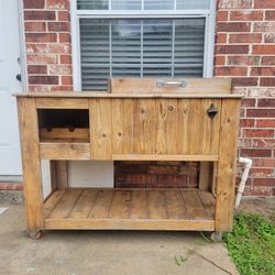 Bar & Cooler on wheels