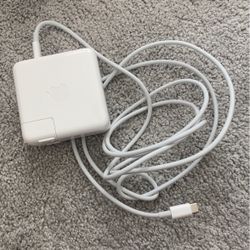 MacBook Pro Charger 118W USB-C Power Adapter